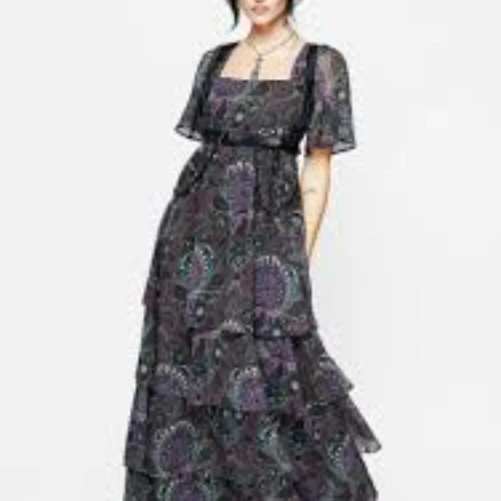 Clarette Chiffon Angel Sleeve Tiered Gown size 8US - Picture 8 of 8